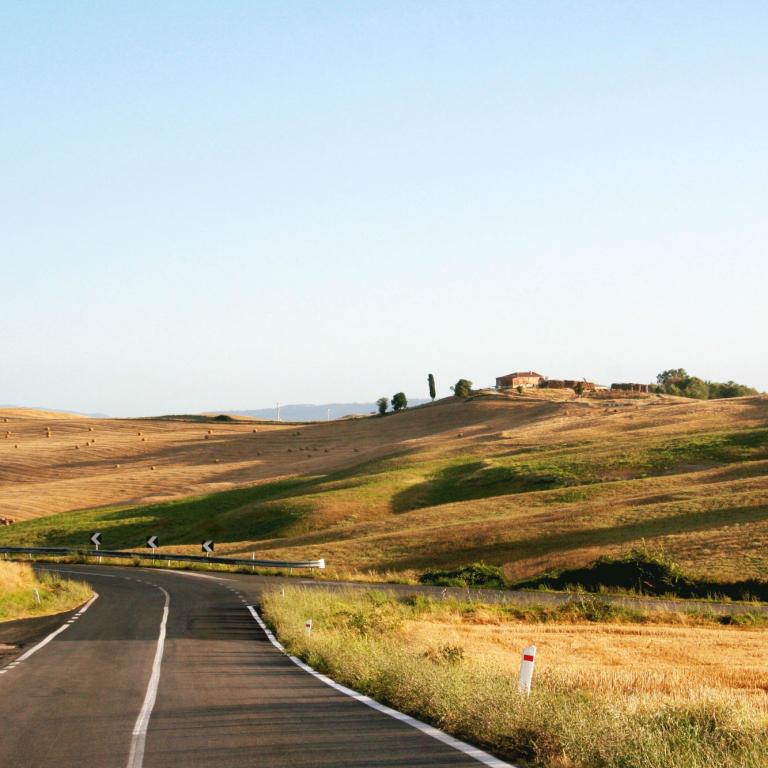 road of the val d'orcia