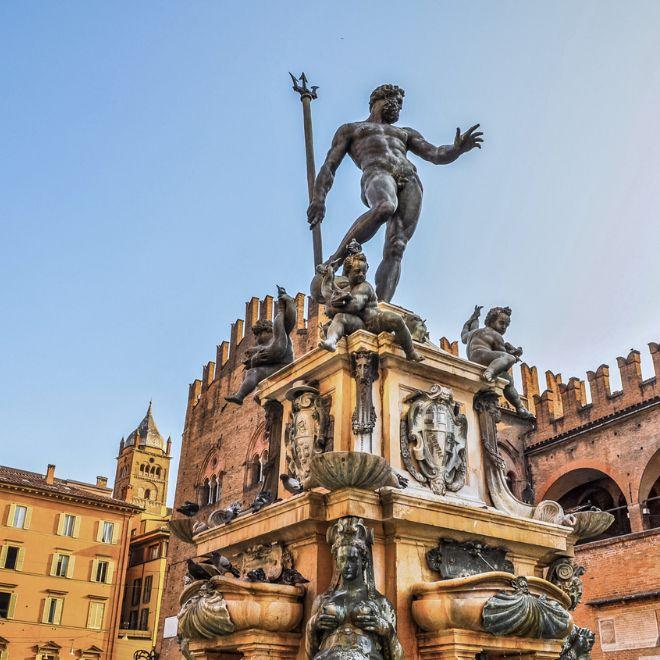 La statua di Nettuno a Bologna inizio della Via degli Dei