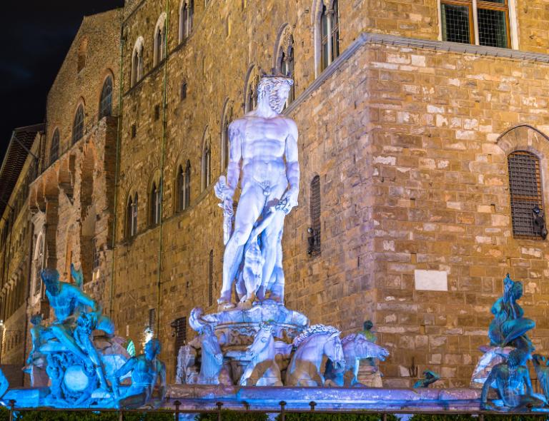La statua del Nettuno a Firenze punto di arrivo della Via degli Dei