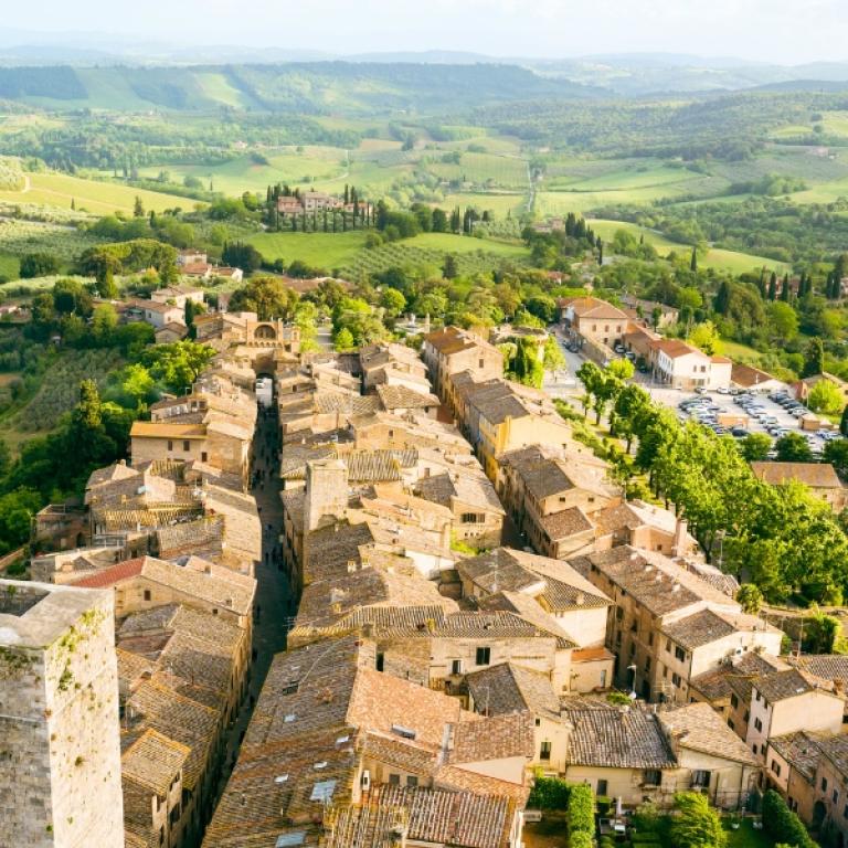 Pueblo de Bagnone por la Via Francigena en Toscana hacia Lucca