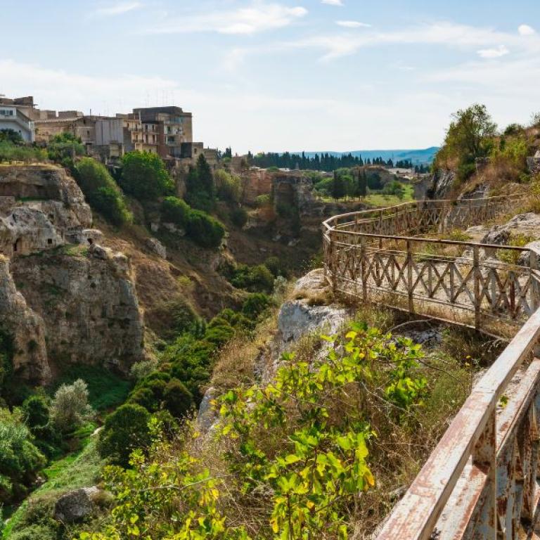 Cammino Materano vista gravina cammino pedonale