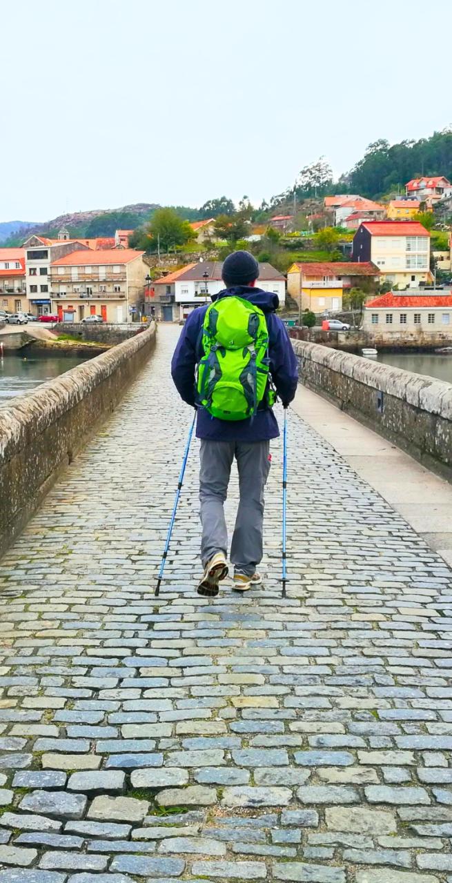 l ponte storico sul fiume lungo il Cammino Portoghese Valença Santiago