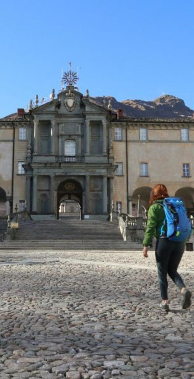 Cammino di Oropa Tappe segnavia nei campi