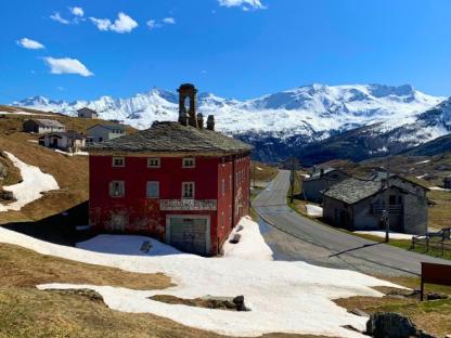 VIA SPLUGA: SWITZERLAND TO NORTHERN ITALY Self-Guided hiking tour