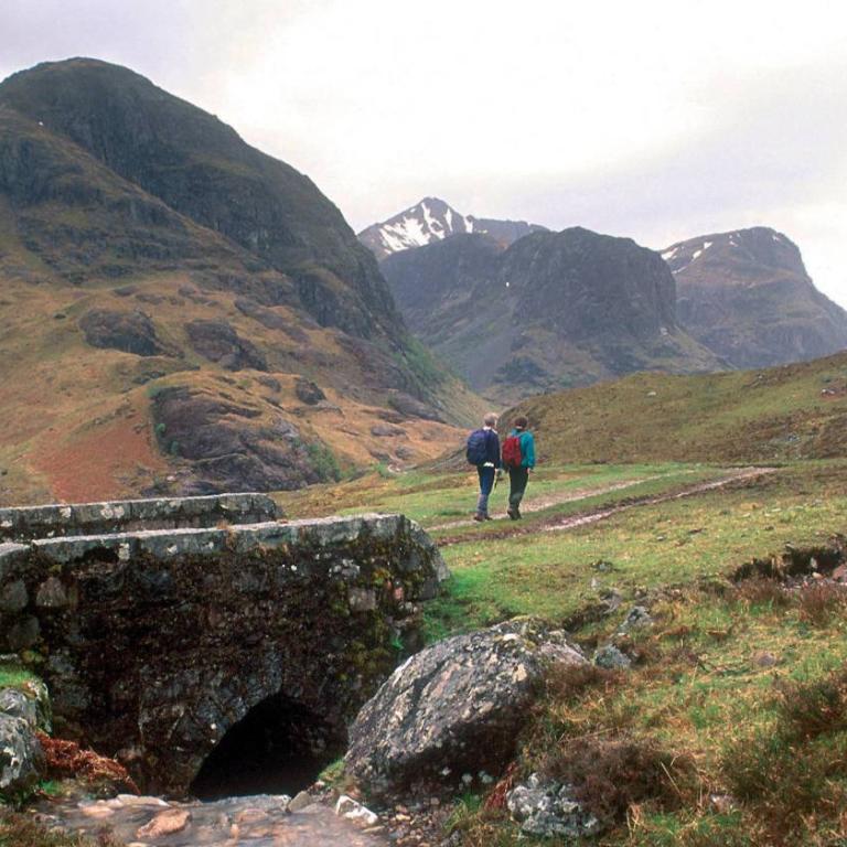Ponte in pietra, Montagne e brughiere lungo la West Highland Way