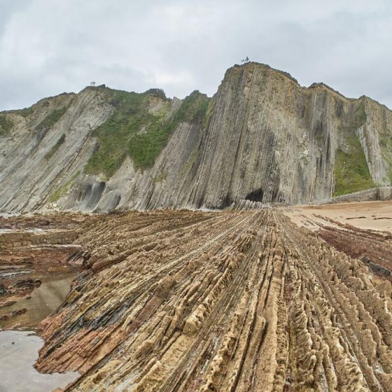 dramatic view of the rocks of the flysch geopark along the camino del norte
