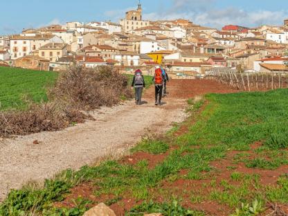 CAMMINO DI SANTIAGO pilgrims going to ciraqui town along camino de santiago