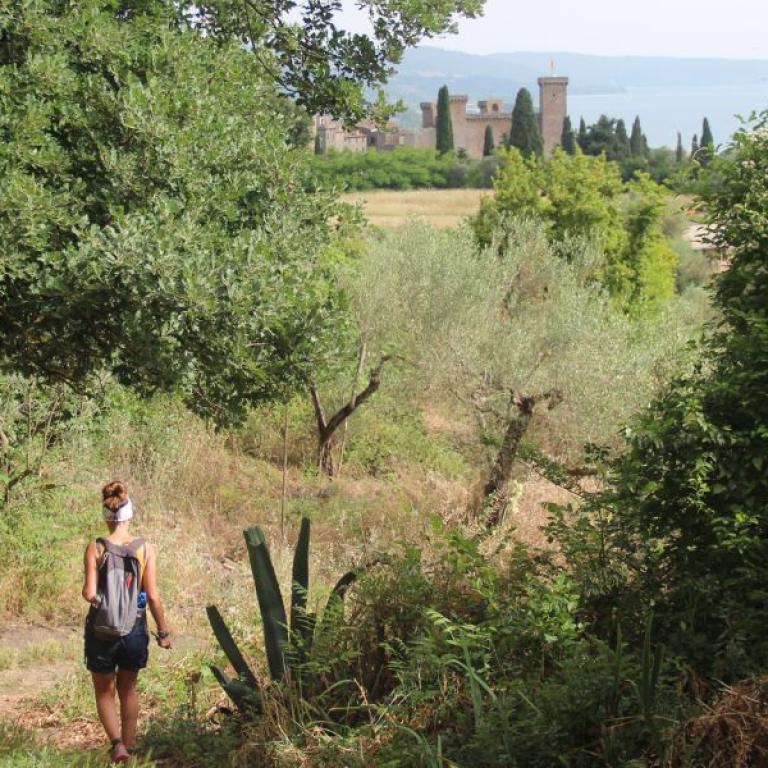 hikers on Via Romea Germanica Castiglione Montefiascone