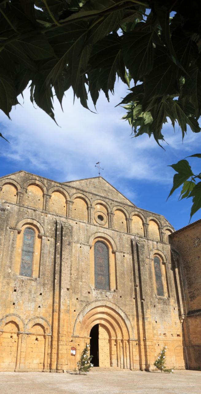 French Dordogna, the enchantinq square of Monpazier