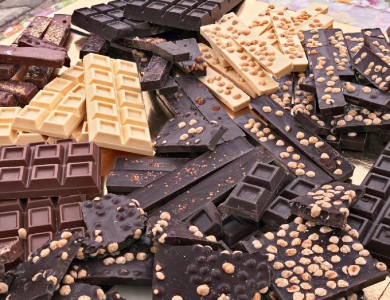 Senderismo en Piamonte descubriendo chocolate tradicional