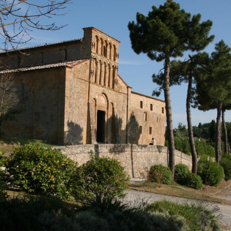 Heart of Tuscan Via Francigena Easy sigerico gambassi pieve