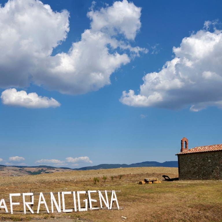 Heart of Tuscan Via Francigena Easy writing house