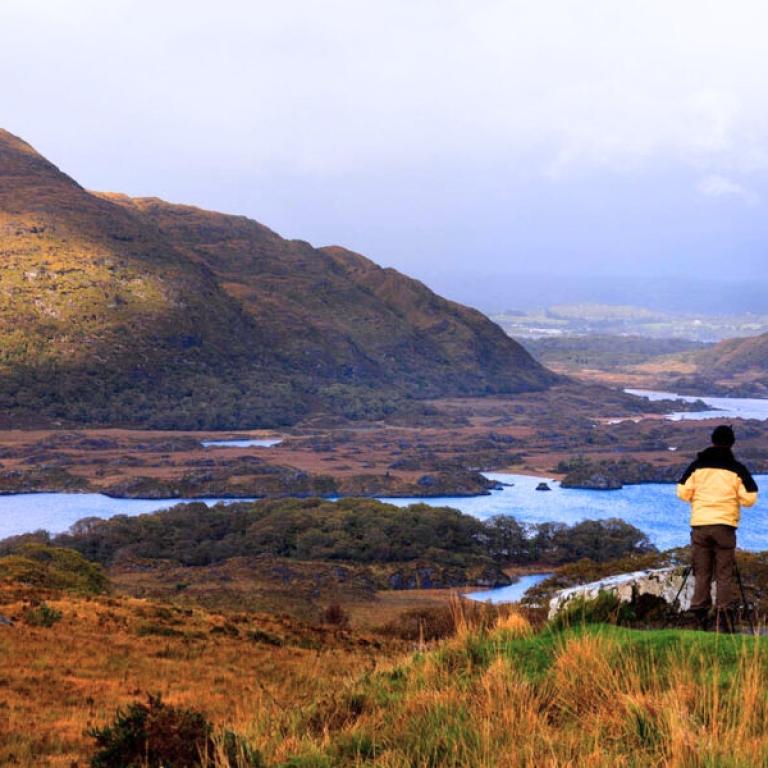 Bahías y colinas verdes en la ruta Kerry Way