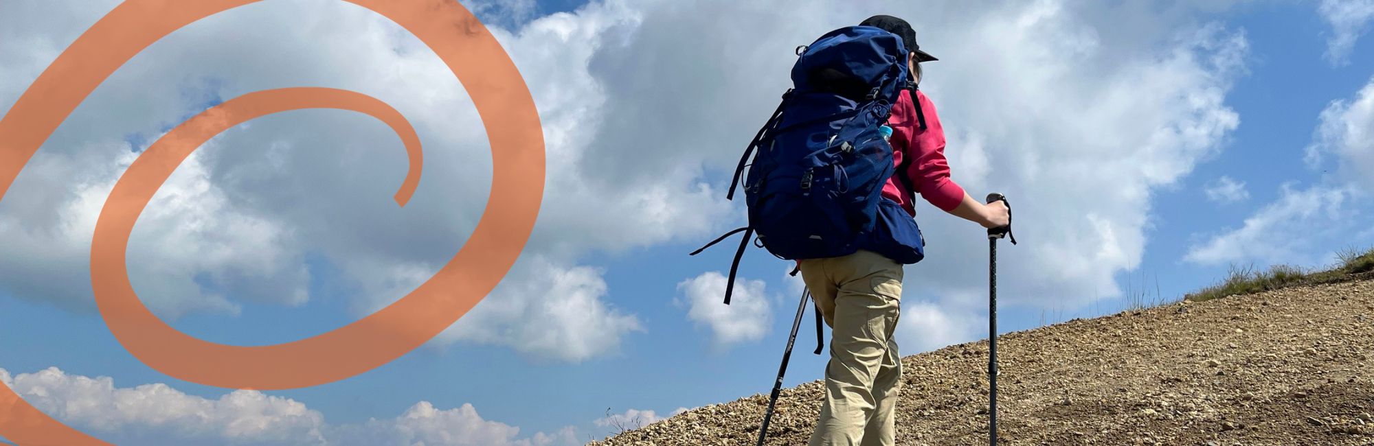 Cosa mettere in valigia per un viaggio a piedi: tutto ciò che serve davvero