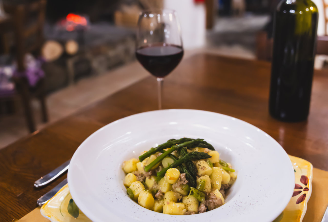 Cosa mangiare in Italia: 10 esperienze gastronomiche regionali che vale davvero la pena vivere